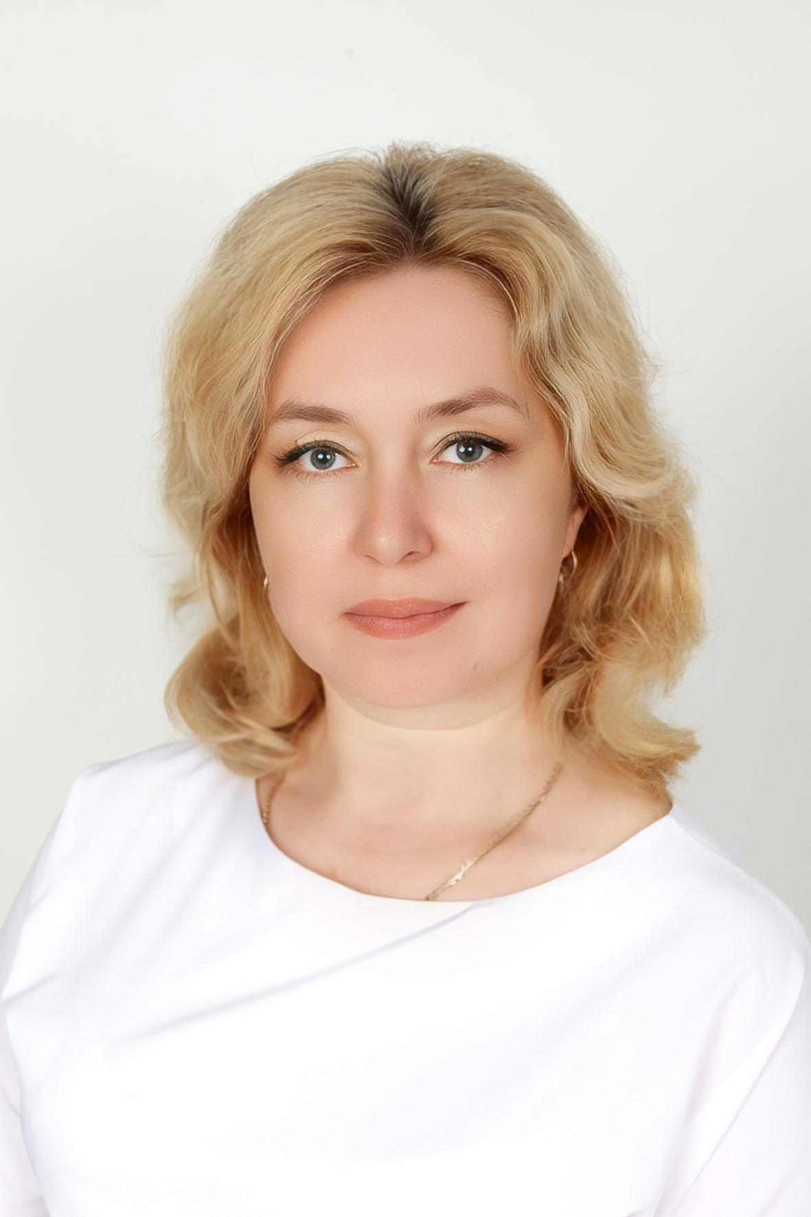 Воспитатель высшей категории Микулич Людмила Анатольевна.